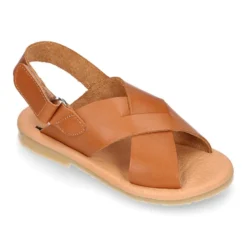 Sandalia Niños con tiras cruzadas en piel CUERO.
