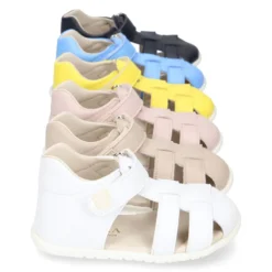 Sandalia niños Okaa Flex sin cordones en micro punto lavable.