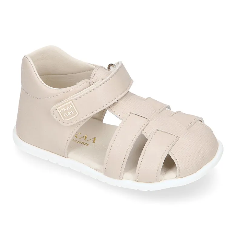 Sandalia niños Okaa Flex sin cordones en micro punto lavable.