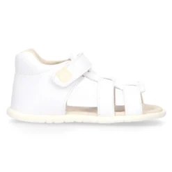 Sandalia niños Okaa Flex sin cordones en micro punto en color blanco.