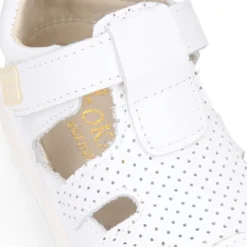 Sandalia niños Okaa Flex sin cordones en piel extra suave.