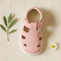 Sandalia niños Okaa Flex sin cordones en piel extra suave.
