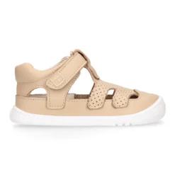 Sandalia niños Okaa Flex sin cordones en piel extra suave.