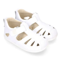 Sandalia niños respetuosa Okaa Flex en piel en colores.
