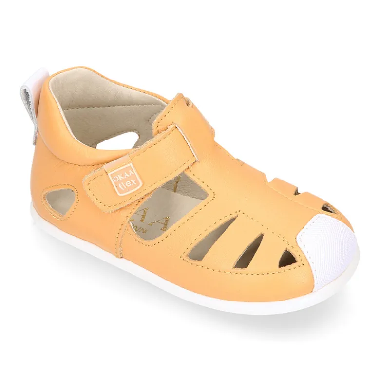 Sandalia niños respetuosa Okaa Flex en piel en colores.