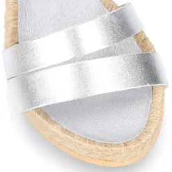 Sandalias niña tipo alpargata con tiras en piel.