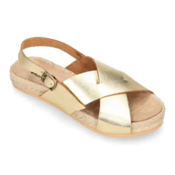Sandalias tipo alpargata con tiras cruzadas en piel.
