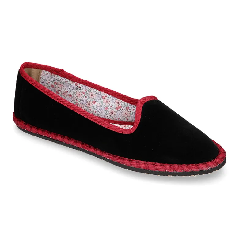 Slipper de mujer con horma estilizada en terciopelo