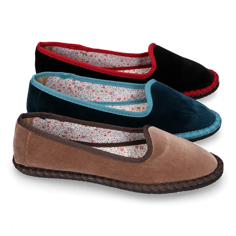 Slipper de mujer con horma estilizada en terciopelo