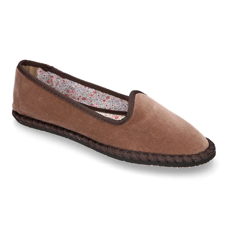 Slipper de mujer con horma estilizada en terciopelo