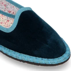 Slipper de mujer con horma estilizada en terciopelo