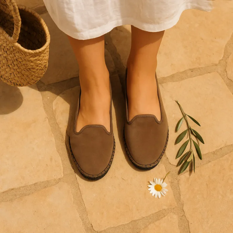 Slipper mujer en terciopelo en colores de moda.