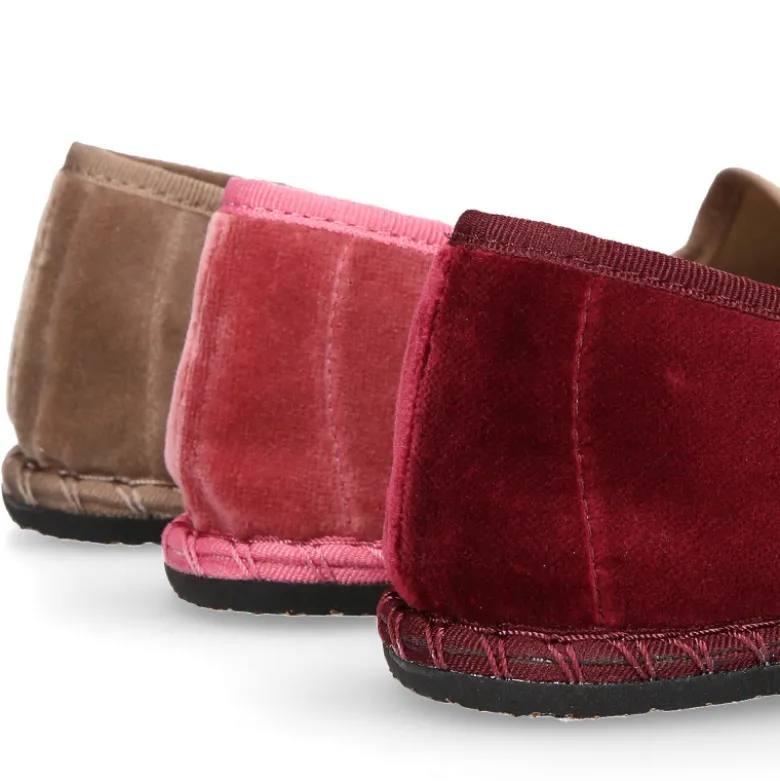 Slipper mujer en terciopelo en colores de moda.