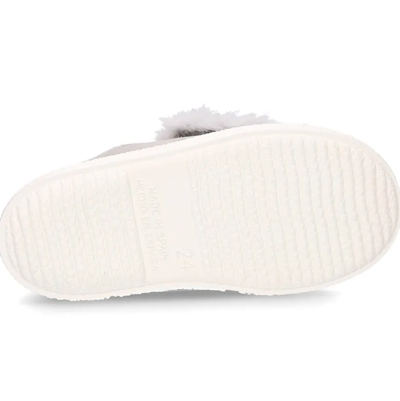 Tenis Moda niña sin cordones y con aplique de PELO en serratex.