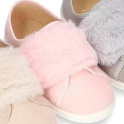 Tenis Moda niña sin cordones y con aplique de PELO en serratex.