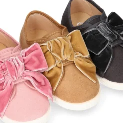 Tenis Moda sin cordones y con LAZO de TERCIOPELO en serratex.