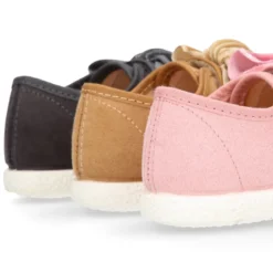 Tenis Moda sin cordones y con LAZO de TERCIOPELO en serratex.