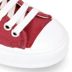 Zapatilla alta niños CASUAL con puntera y cordones en color BURDEOS.