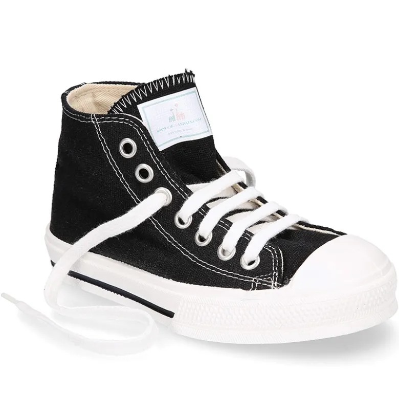 Zapatilla alta niños CASUAL con puntera y cordones en color NEGRO.