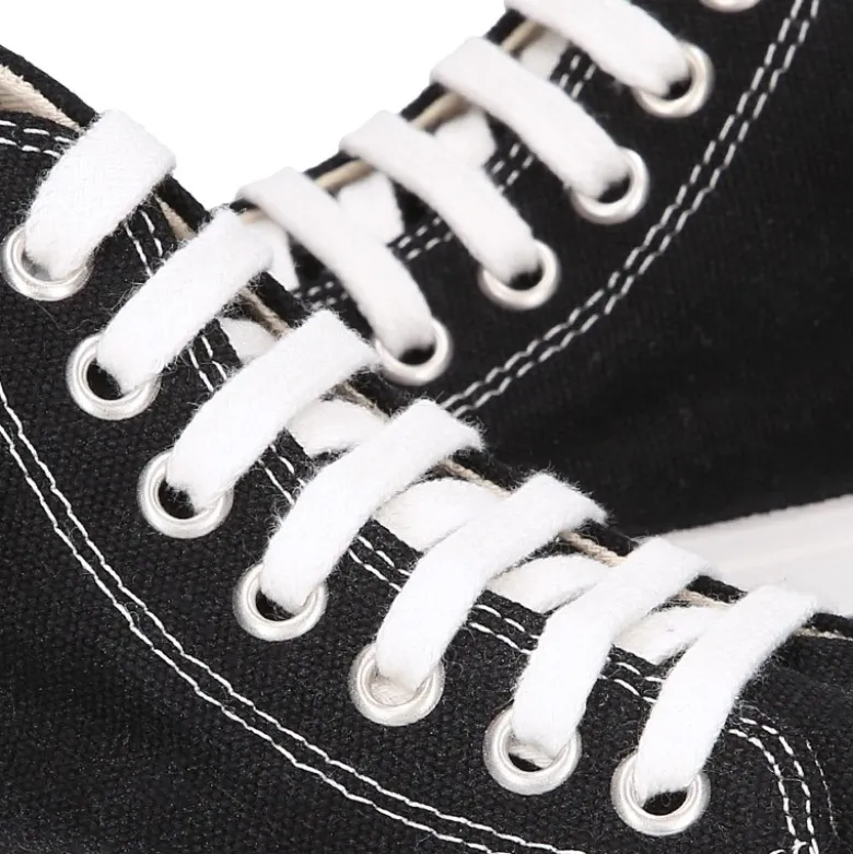 Zapatilla alta niños CASUAL con puntera y cordones en color NEGRO.
