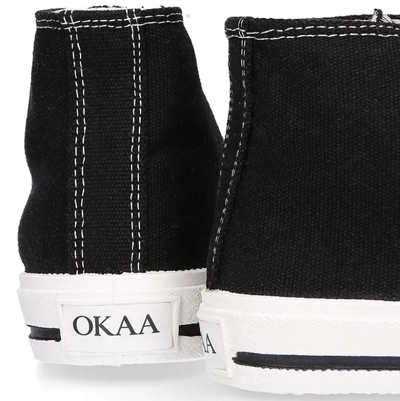 Zapatilla alta niños CASUAL con puntera y cordones en color NEGRO.