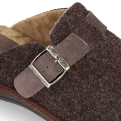 Zapatilla casa caballero OKAA ZUECO en lana con hebilla.