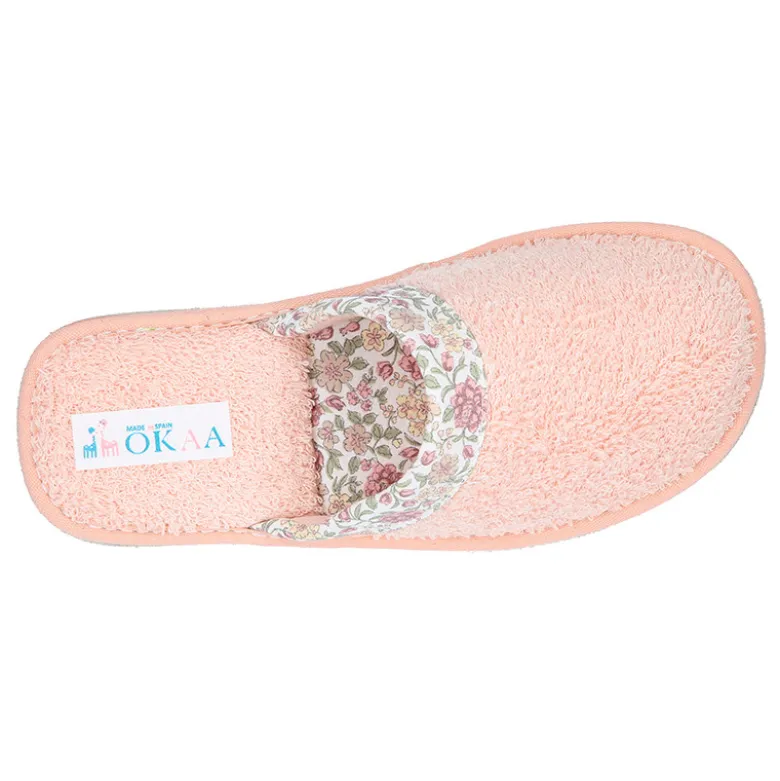 Zapatilla casa niña destalonada en lona toalla con FLORES.