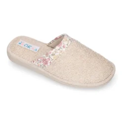 Zapatilla casa niña destalonada en lona toalla con FLORES.