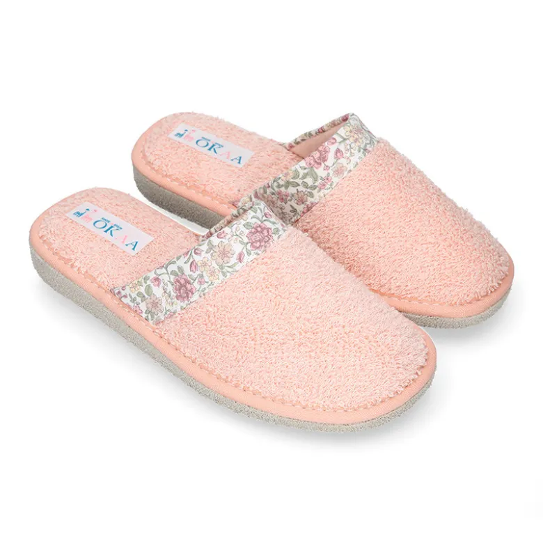 Zapatilla casa niña destalonada en lona toalla con FLORES.