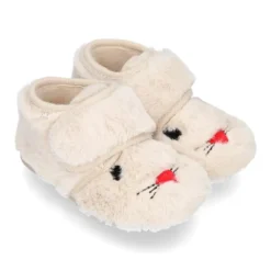 Zapatilla casa niñas tipo Botita sin cordones y diseño CONEJITO.