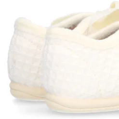 Zapatilla casa niña tipo ANGELITO con lazos de terciopelo en lona CUADRILLÉ.