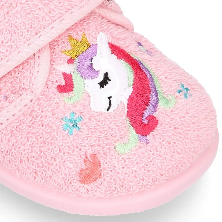 Zapatilla casa niña unicornio con cierre adherente en algodón toalla