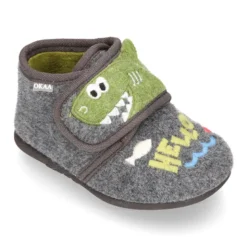 Zapatilla casa niños OKAA FANTASÍA tipo Botita sin cordones.