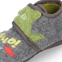 Zapatilla casa niños OKAA FANTASÍA tipo Botita sin cordones.
