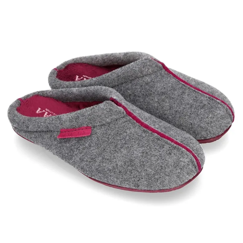 Zapatilla casa niños OKAA tipo zueco en lana con vivos.