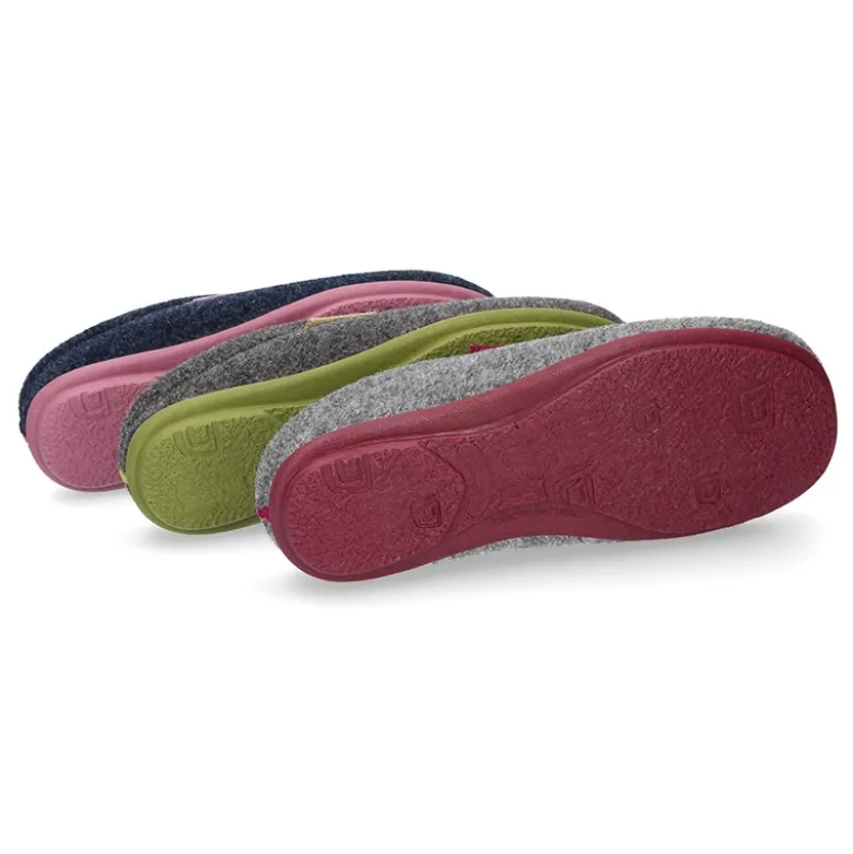 Zapatilla casa niños OKAA tipo zueco en lana con vivos.