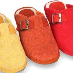 Zapatilla casa niños OKAA ZUECO en lana de colores.