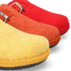 Zapatilla casa niños OKAA ZUECO en lana de colores.