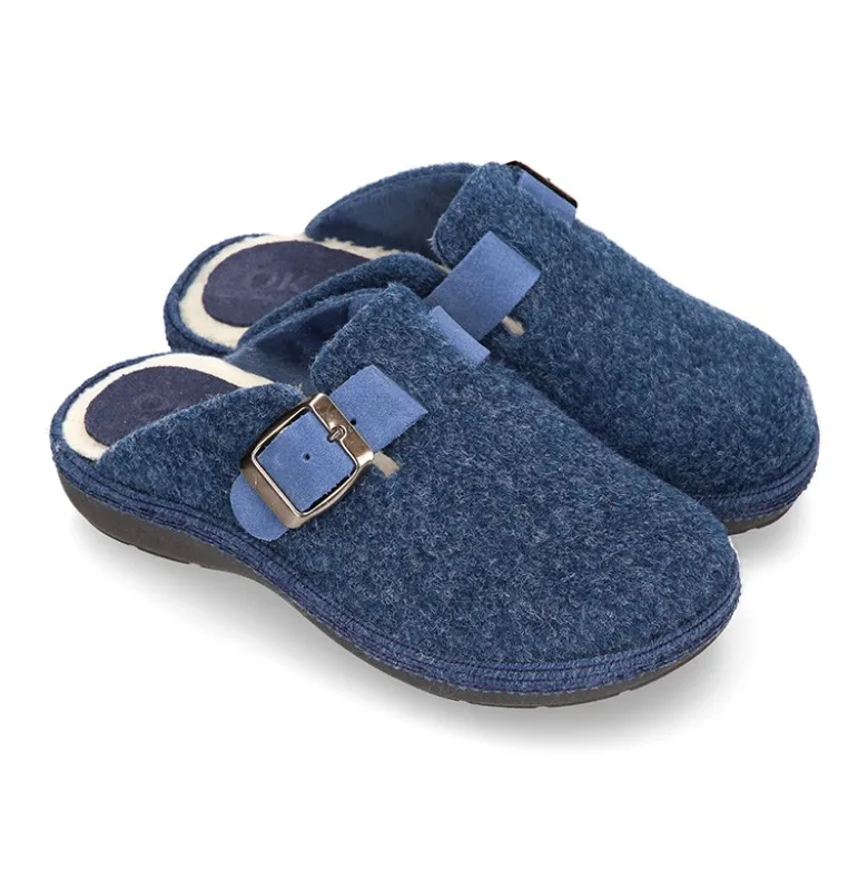 Zapatilla casa niños OKAA ZUECO en lana JEANS con hebilla.