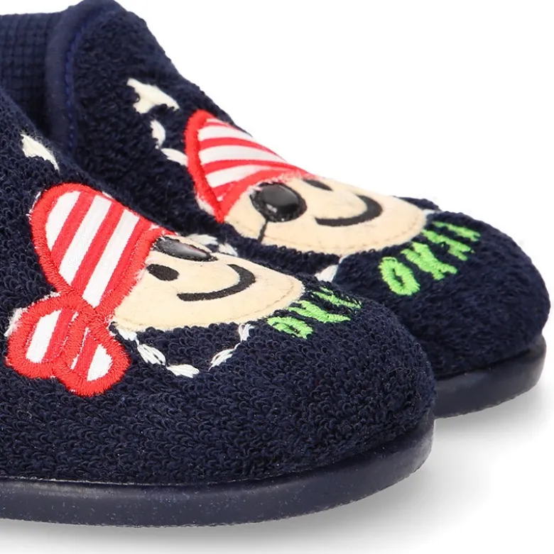 Zapatilla casa niños PIRATA con elástico en toalla.