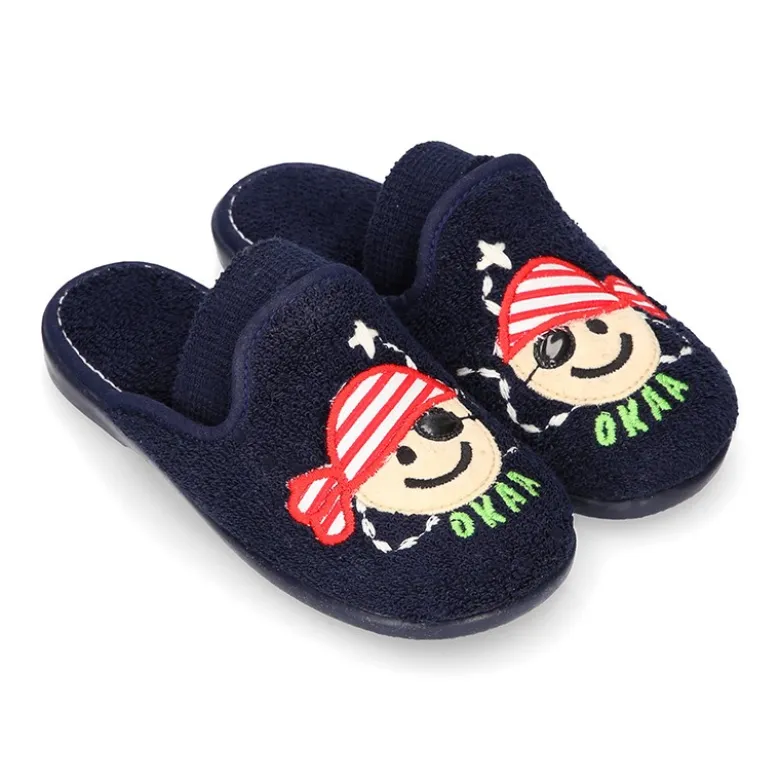 Zapatilla casa niños PIRATA con elástico en toalla.