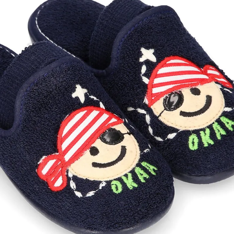 Zapatilla casa niños PIRATA con elástico en toalla.