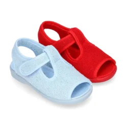 Zapatilla casa niños tipo PEPITO con cierre adherente en toalla.