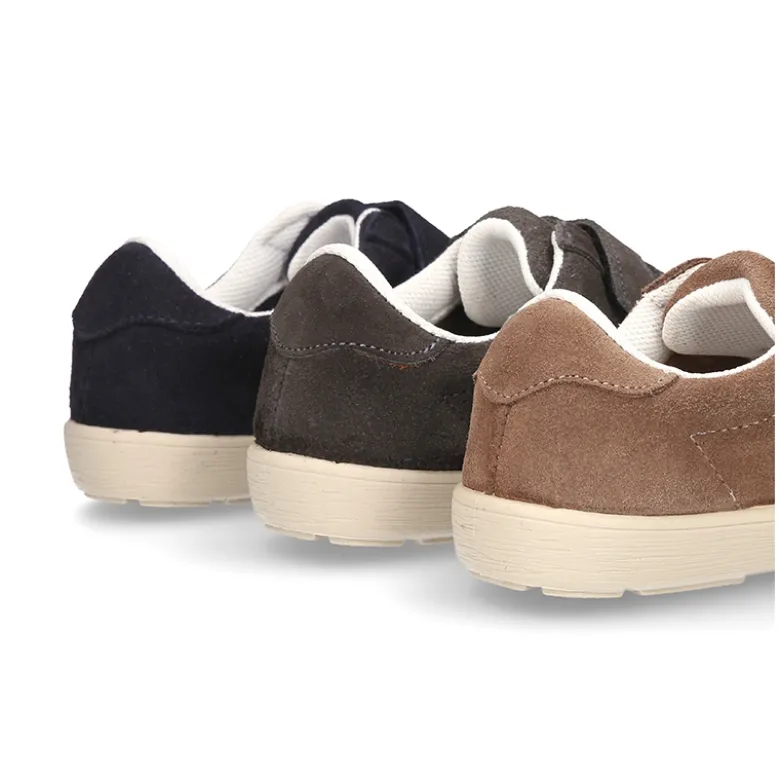 Zapatilla Casual sin cordones en piel serraje.