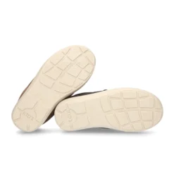 Zapatilla Casual sin cordones en piel serraje.