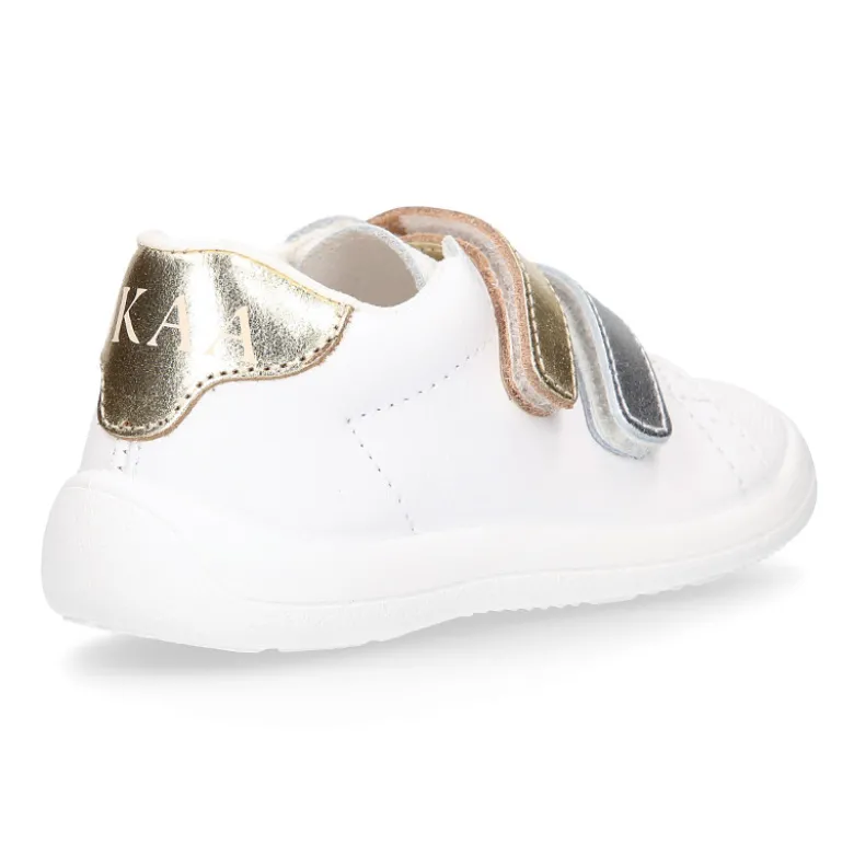 Zapatilla colegial niños peques OKAA sin cordones en piel napa blanca combinada.