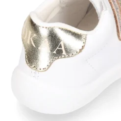 Zapatilla colegial niños peques OKAA sin cordones en piel napa blanca combinada.