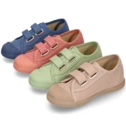Zapatilla con puntera y sin cordones en lona piqué algodón.