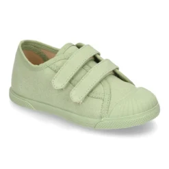 Zapatilla con puntera y sin cordones en lona piqué algodón.