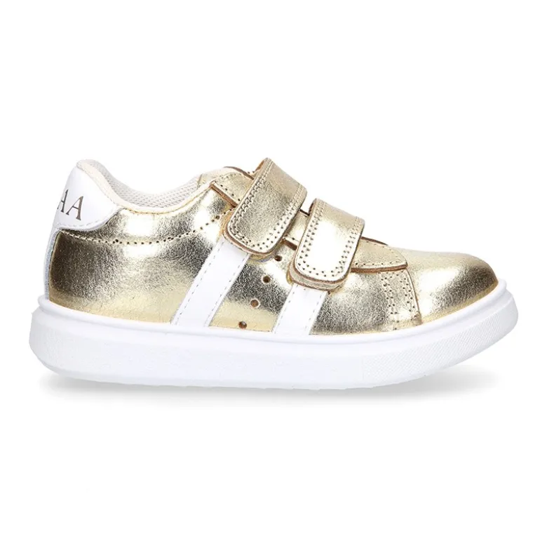 Zapatilla niña OKAA sin cordones en piel LAMINADA.